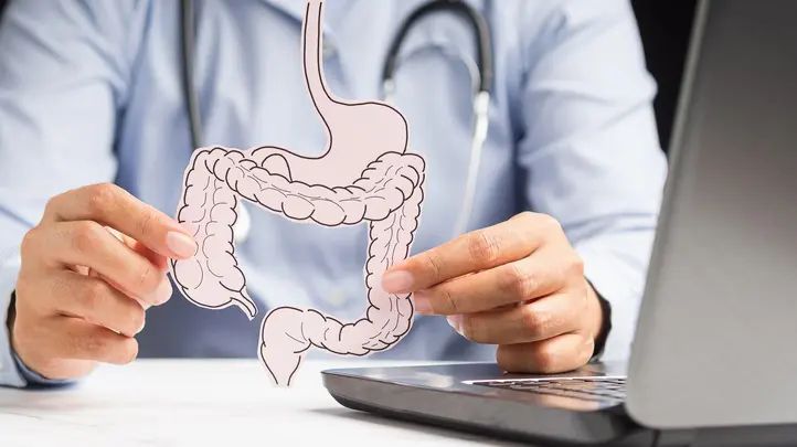 7 thói quen buổi sáng đang âm thầm phá hủy hệ tiêu hóa 